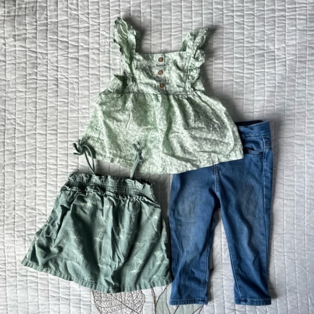 Girls bundle of 18m tops and pants